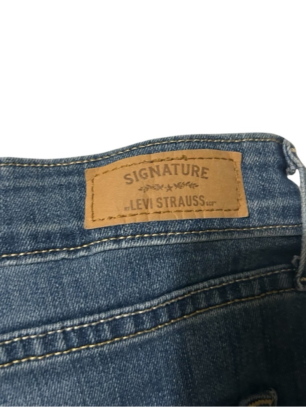 Levi's Blue Denim Signature Shorts Size 12 Medium Length and Bermuda - Picture 7 of 10